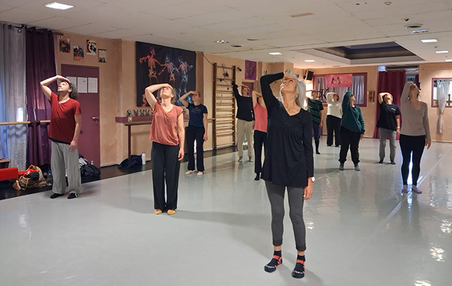 helixes-stages-mensuels-2025/2026 : danseurs en mouvement